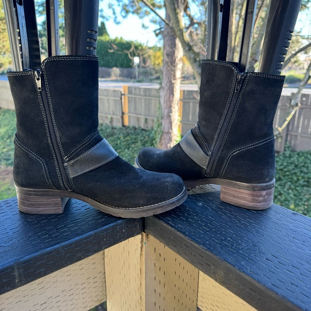 Taos Women’s Craft Black Suede Leather Side Zip Heeled Boots Size 40 - Picture 7 of 10